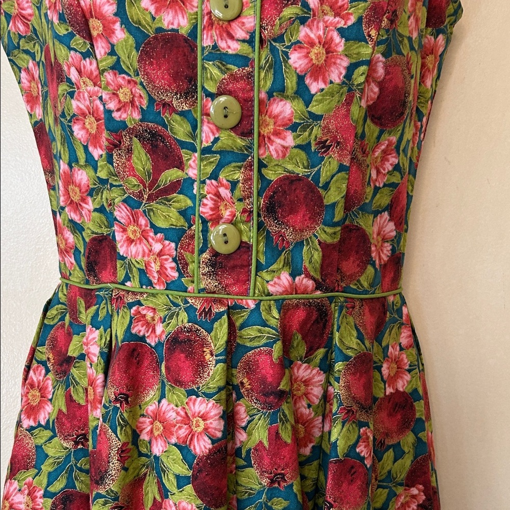 Retrolicious Elizabeth Swing Floral Button-Front Mini Dress size XS - Picture 4 of 12